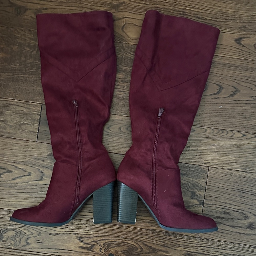 Elegant Burgundy Knee-High Boots - Picture 6 of 6